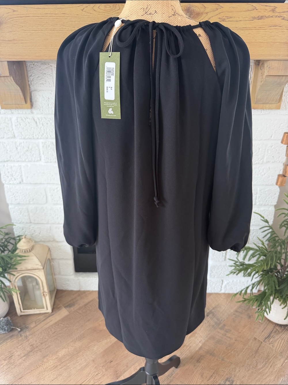 Trina Turk Lyra Black Long-Sleeve Keyhole Shift Dress - Picture 2 of 8